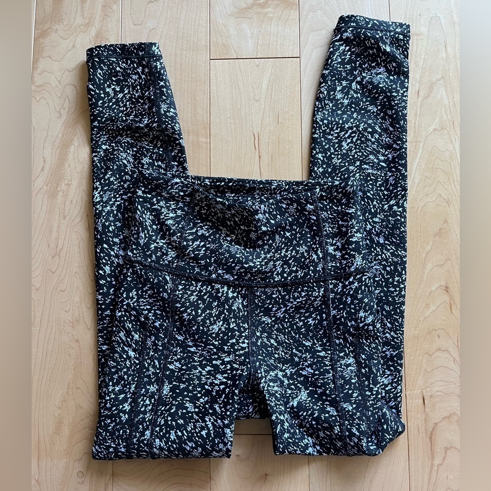 Athleta Ultimate Stash 7/8 Tight Black White Size XXS